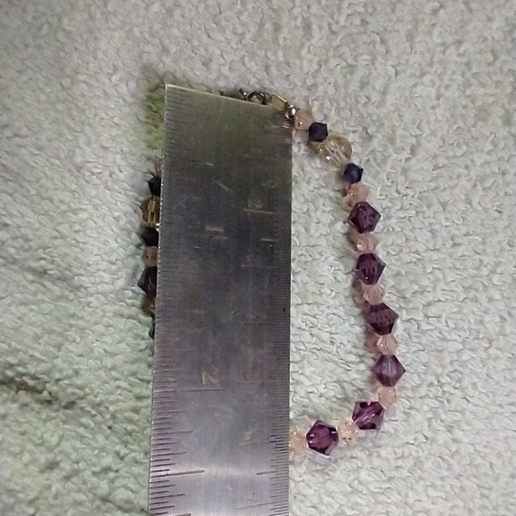 Faceted purple beaded bracelet - Picture 2 of 2